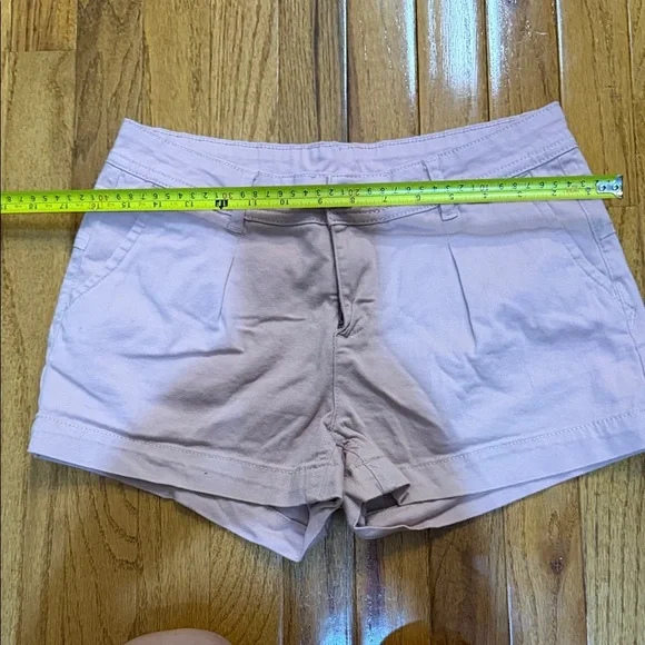 Casual Women's Light Pink Shorts - Picture 4 of 4